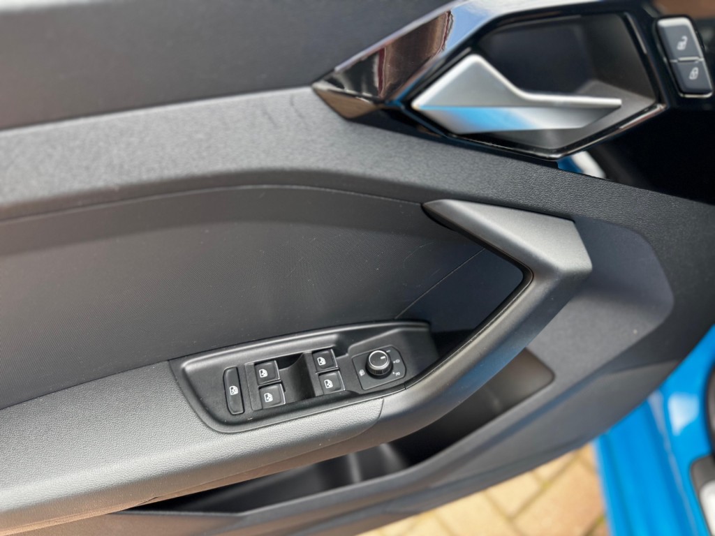 Audi A1 Sportback Audi A1 SPORTBACK 30 TFSI PRO LINE S / CARPLAY / CRUISE / MATRIX-LED / RIJKLAAR!