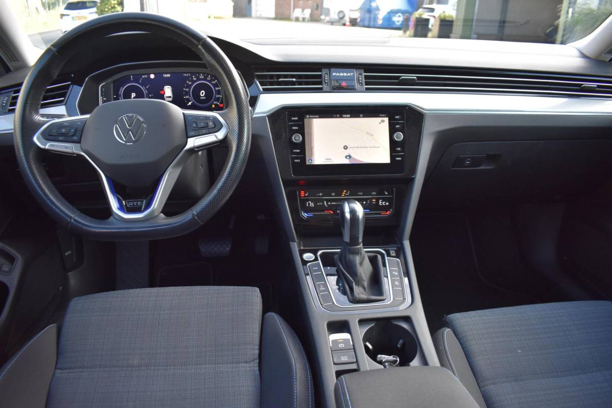 Volkswagen Passat Volkswagen Passat Variant 1.4 TSI PHEV GTE Business | Trekhaak | Massagestoelen | Pano |