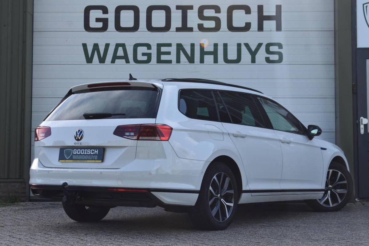 Volkswagen Passat Volkswagen Passat Variant 1.4 TSI PHEV GTE Business | Trekhaak | Massagestoelen | Pano |