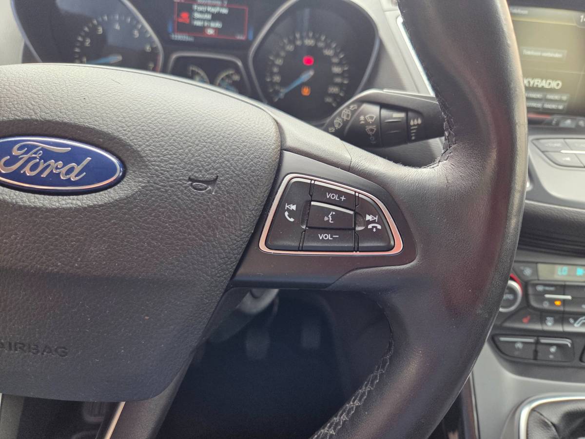 Ford C-MAX Ford C-Max 1.5 Titanium Trekhaak/ Parkeersensoren voor + achter/ Cruise control/ Stuur + stoelverwarming/ Rijklaarprijs!