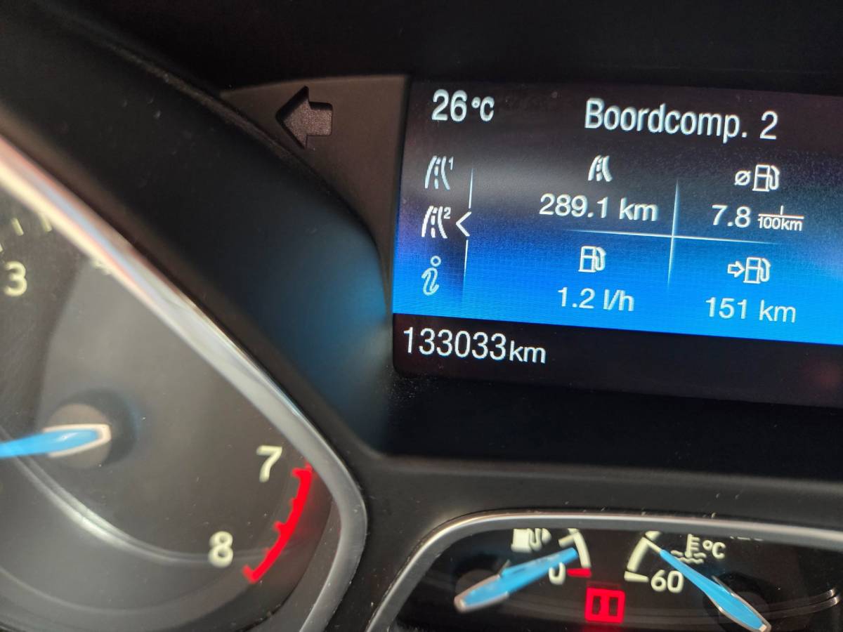 Ford C-MAX Ford C-Max 1.5 Titanium Trekhaak/ Parkeersensoren voor + achter/ Cruise control/ Stuur + stoelverwarming/ Rijklaarprijs!