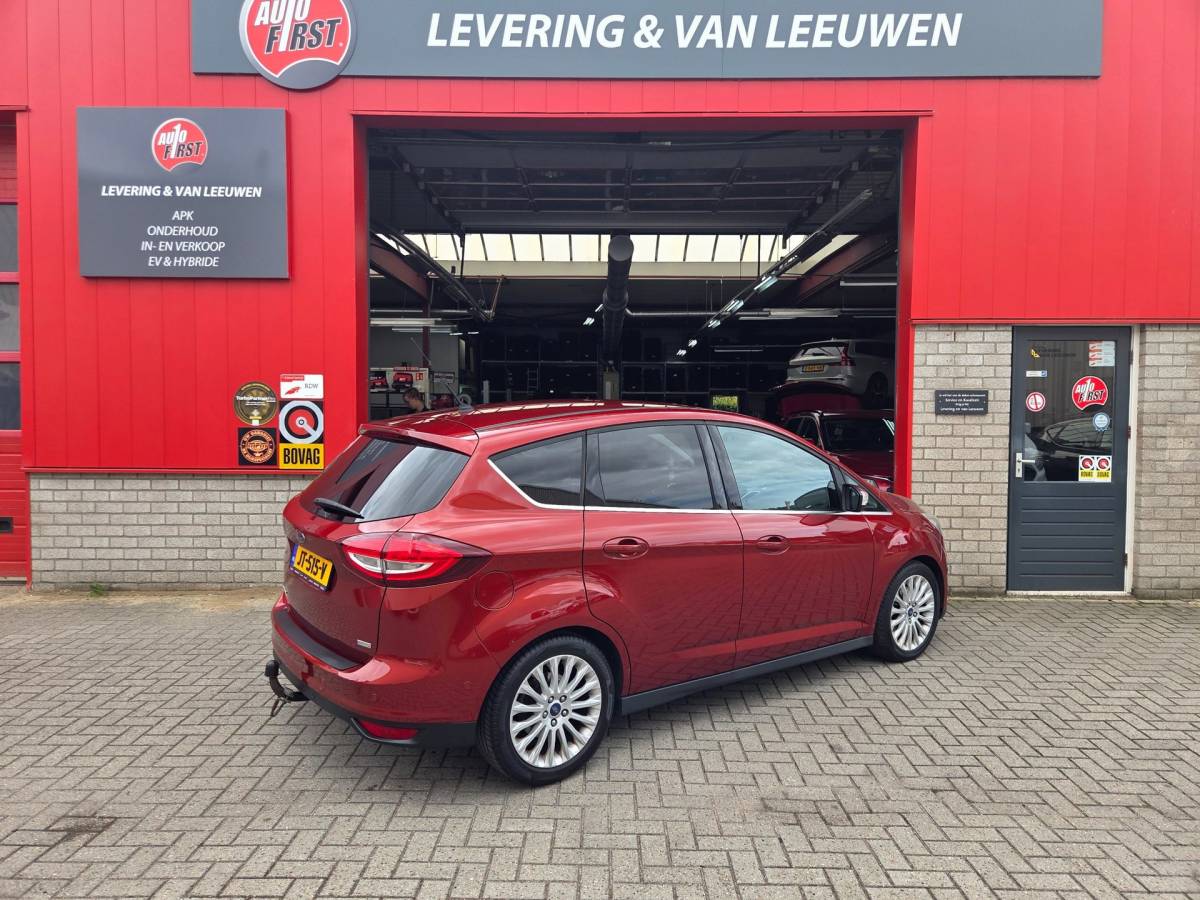 Ford C-MAX Ford C-Max 1.5 Titanium Trekhaak/ Parkeersensoren voor + achter/ Cruise control/ Stuur + stoelverwarming/ Rijklaarprijs!