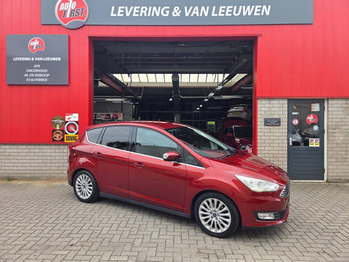 Ford C-MAX Ford C-Max 1.5 Titanium Trekhaak/ Parkeersensoren voor + achter/ Cruise control/ Stuur + stoelverwarming/ Rijklaarprijs!