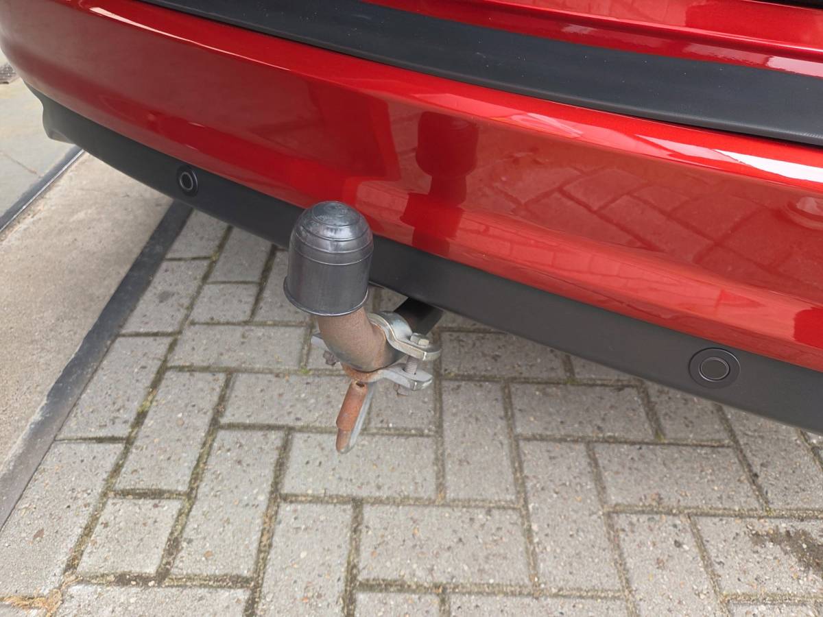 Ford C-MAX Ford C-Max 1.5 Titanium Trekhaak/ Parkeersensoren voor + achter/ Cruise control/ Stuur + stoelverwarming/ Rijklaarprijs!