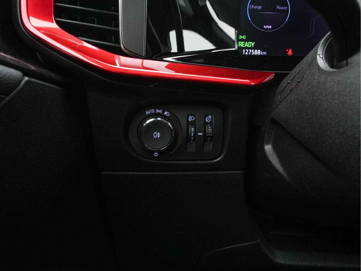 Opel Mokka-e Opel Mokka Electric Level 4 50 kWh [3-Fase-11kW] {SoH-95%} (INCL.BTW) Aut. *HEATPUMP | LEATHER-FABRIC | DIGI-COCKPIT | FULL-LED | CAMERA | COMFORTSEATS | KEYLESS | DAB+ | ECC | CRUISE | 17”ALU*