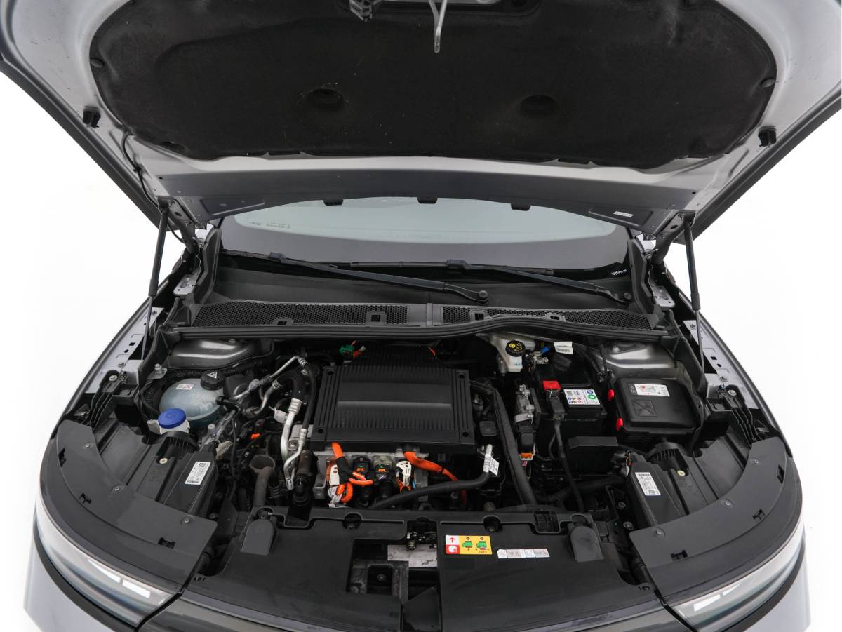 Opel Mokka-e Opel Mokka Electric Level 4 50 kWh [3-Fase-11kW] {SoH-95%} (INCL.BTW) Aut. *HEATPUMP | LEATHER-FABRIC | DIGI-COCKPIT | FULL-LED | CAMERA | COMFORTSEATS | KEYLESS | DAB+ | ECC | CRUISE | 17”ALU*