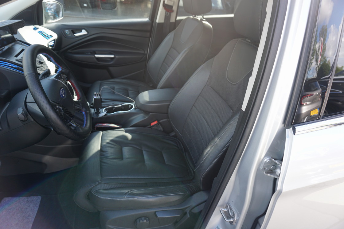 Ford Kuga Ford Kuga 1.6 Automaat Titanium Plus 4WD el.achterklep