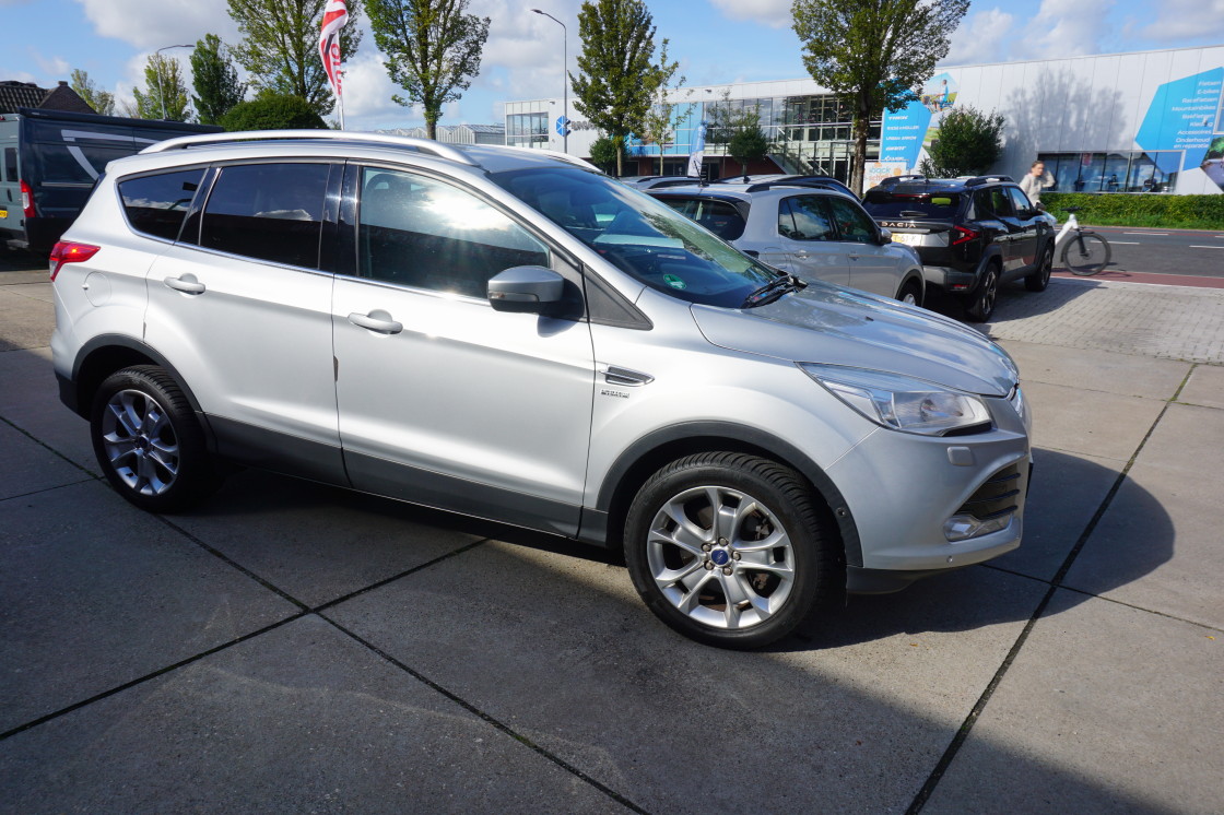 Ford Kuga Ford Kuga 1.6 Automaat Titanium Plus 4WD el.achterklep