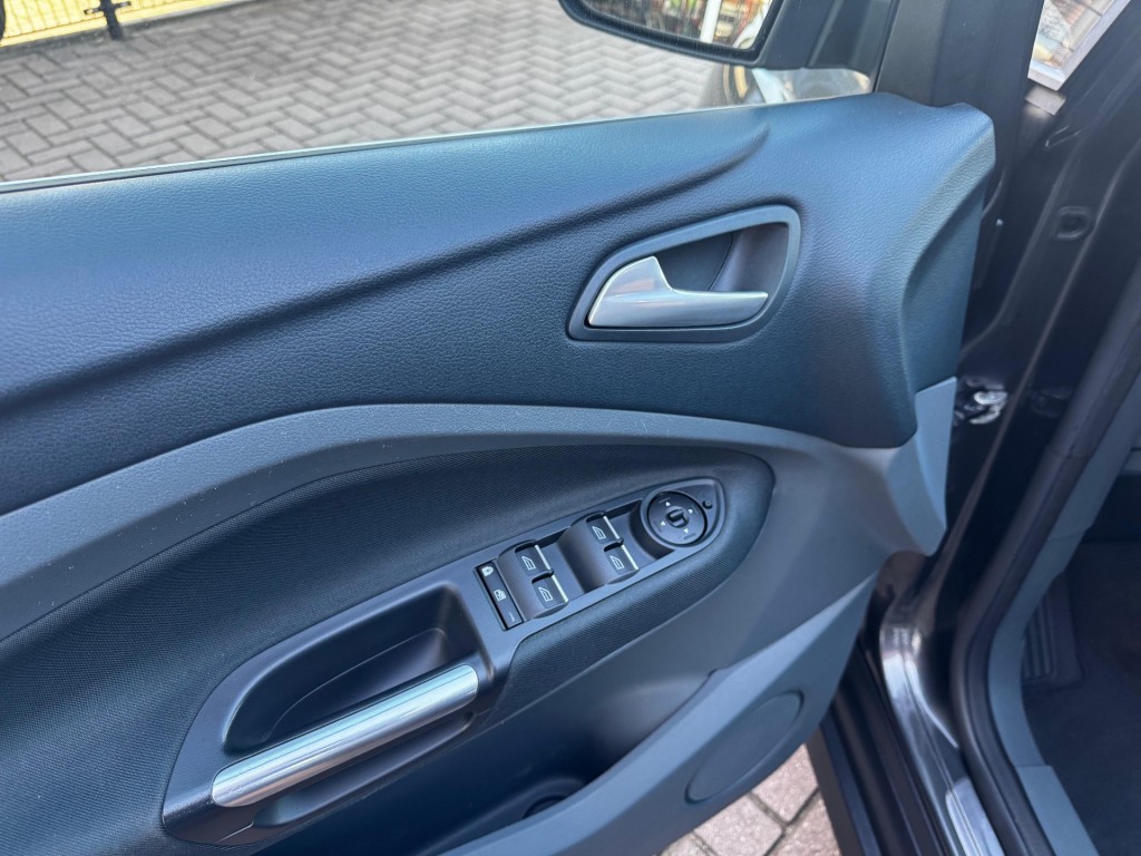 Ford C-MAX Ford C-max 1.0 ECOBOOST 125PK EDITION PLUS / AIRCO / CRUISE / CAMERA / TREKHAAK / PDC