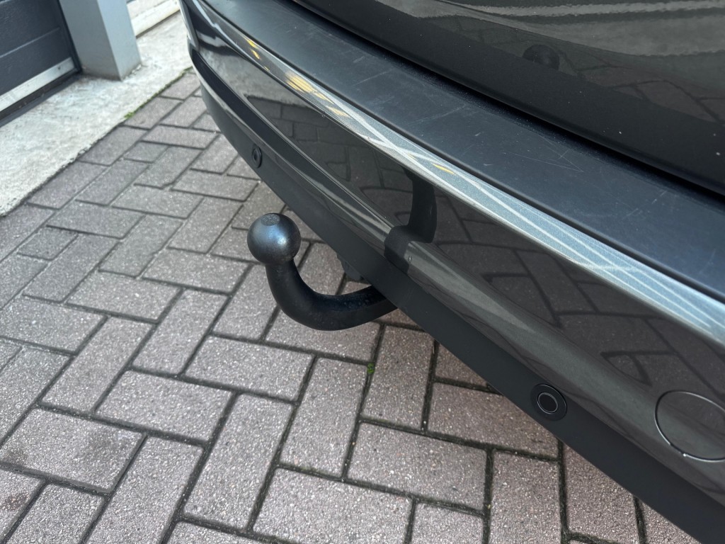 Ford C-MAX Ford C-max 1.0 ECOBOOST 125PK EDITION PLUS / AIRCO / CRUISE / CAMERA / TREKHAAK / PDC
