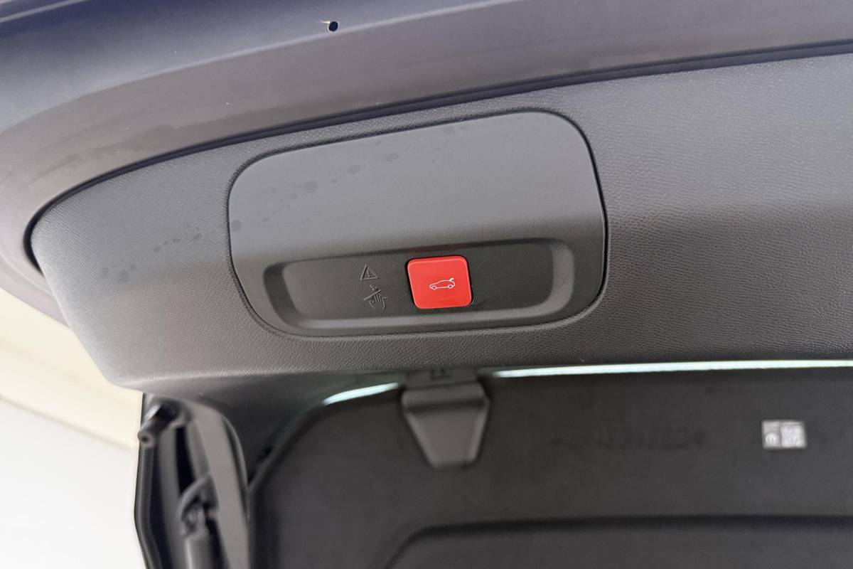 Peugeot 408 Peugeot 408 1.2 Hybrid 145 e-DCS6 GT Navigatie | Cruise Control Adaptief | Electrische Achterklep | Stuurverwarming | Climate Control