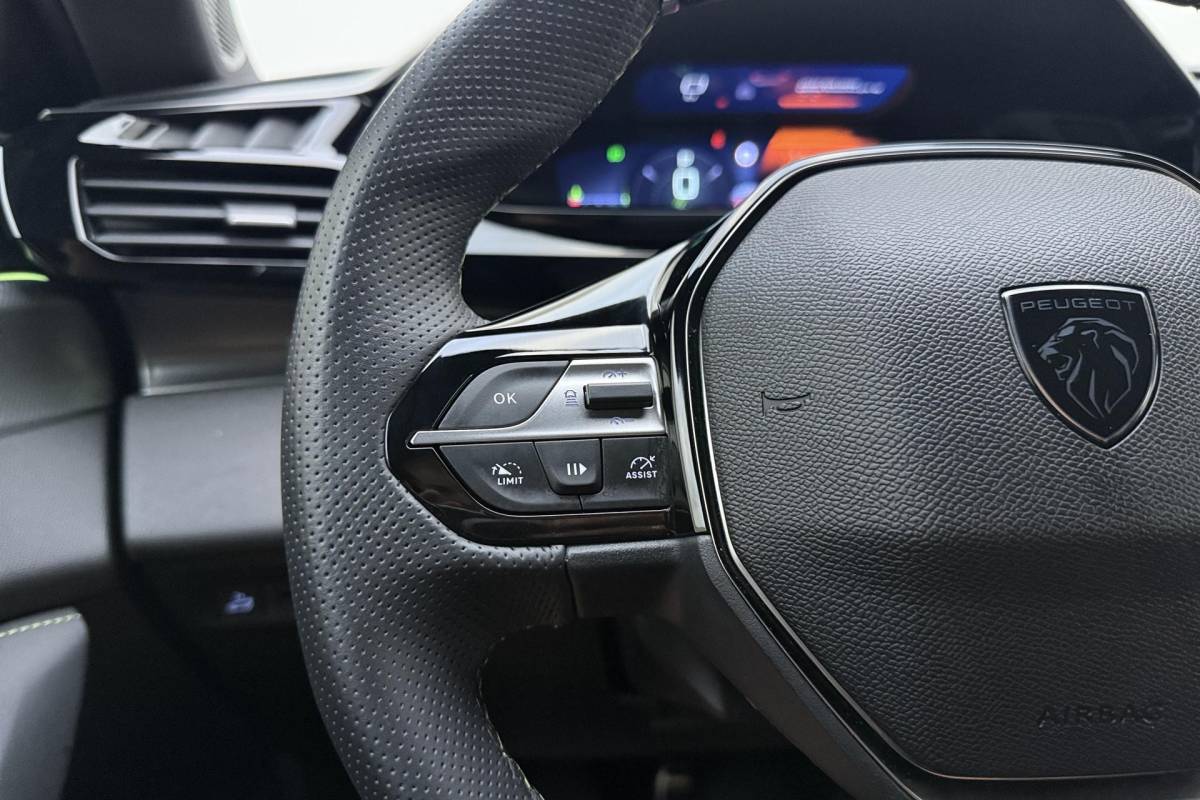 Peugeot 408 Peugeot 408 1.2 Hybrid 145 e-DCS6 GT Navigatie | Cruise Control Adaptief | Electrische Achterklep | Stuurverwarming | Climate Control
