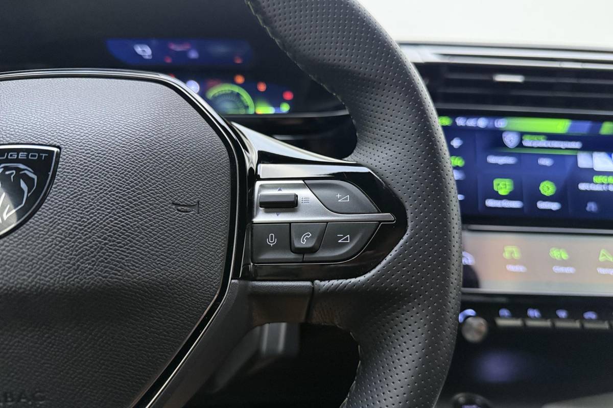 Peugeot 408 Peugeot 408 1.2 Hybrid 145 e-DCS6 GT Navigatie | Cruise Control Adaptief | Electrische Achterklep | Stuurverwarming | Climate Control