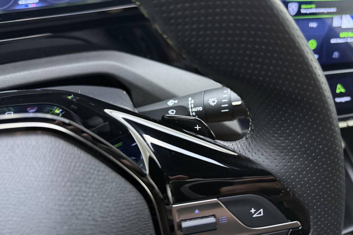 Peugeot 408 Peugeot 408 1.2 Hybrid 145 e-DCS6 GT Navigatie | Cruise Control Adaptief | Electrische Achterklep | Stuurverwarming | Climate Control