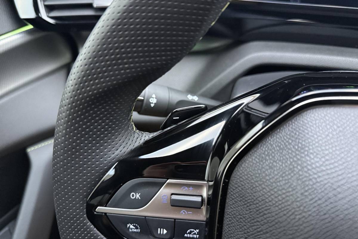 Peugeot 408 Peugeot 408 1.2 Hybrid 145 e-DCS6 GT Navigatie | Cruise Control Adaptief | Electrische Achterklep | Stuurverwarming | Climate Control