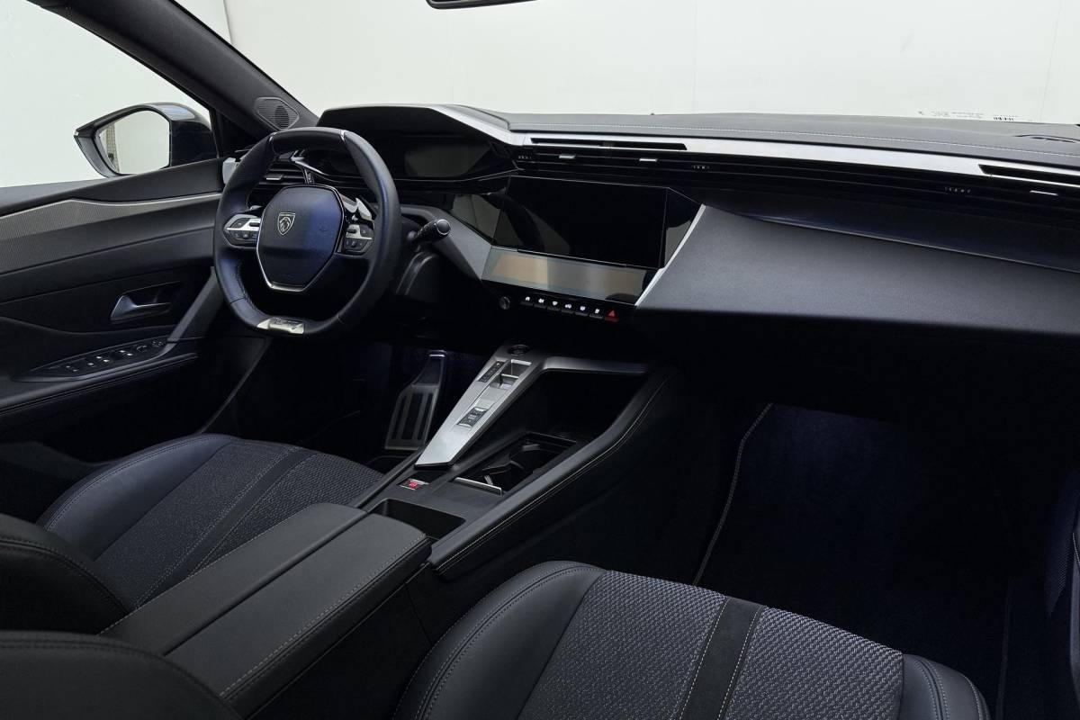 Peugeot 408 Peugeot 408 1.2 Hybrid 145 e-DCS6 GT Navigatie | Cruise Control Adaptief | Electrische Achterklep | Stuurverwarming | Climate Control