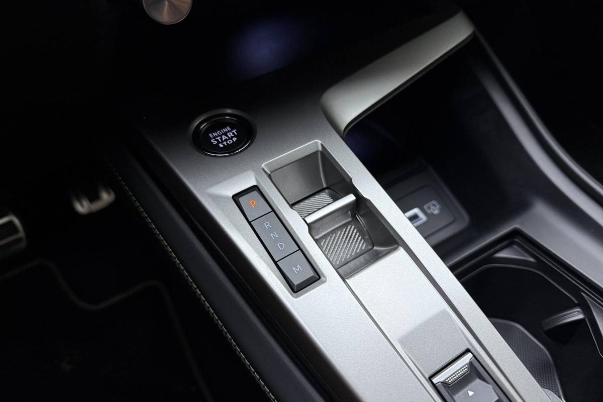 Peugeot 408 Peugeot 408 1.2 Hybrid 145 e-DCS6 GT Navigatie | Cruise Control Adaptief | Electrische Achterklep | Stuurverwarming | Climate Control