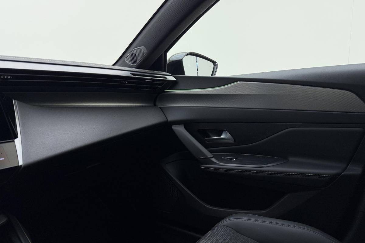 Peugeot 408 Peugeot 408 1.2 Hybrid 145 e-DCS6 GT Navigatie | Cruise Control Adaptief | Electrische Achterklep | Stuurverwarming | Climate Control