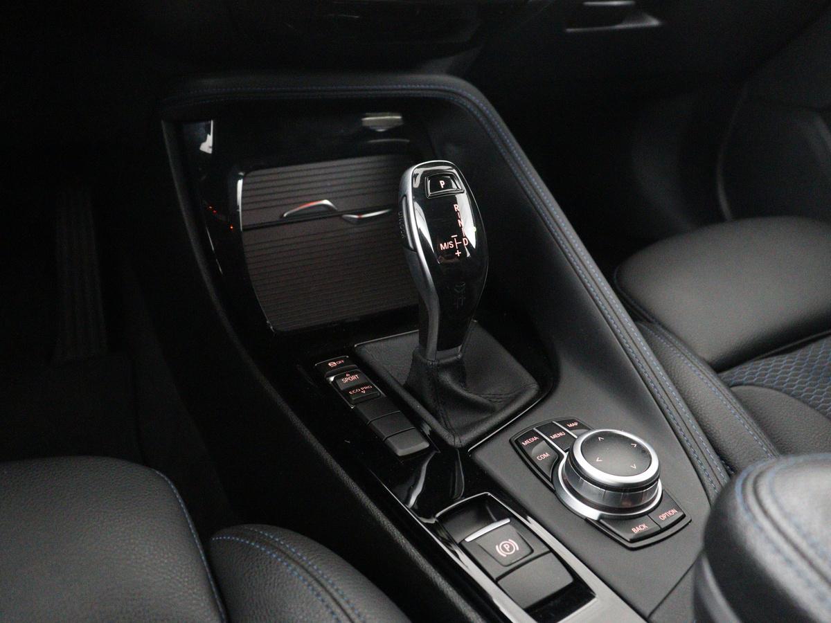 BMW X1 BMW X1 sDrive18i High Executive M-sport | Head-up | Half Leder | Adaptive cruise |  Full LED | Climate control | Stoelverwarming | Navigatie | Park assist | Camera |