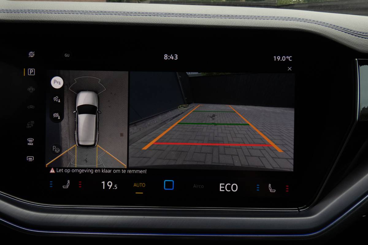 Volkswagen Touareg Volkswagen Touareg 3.0 TSi eHybrid 4MOTION R | Panoramadak | Luchtvering | 360°| HUD | Stoelverwarming & -ventilatie
