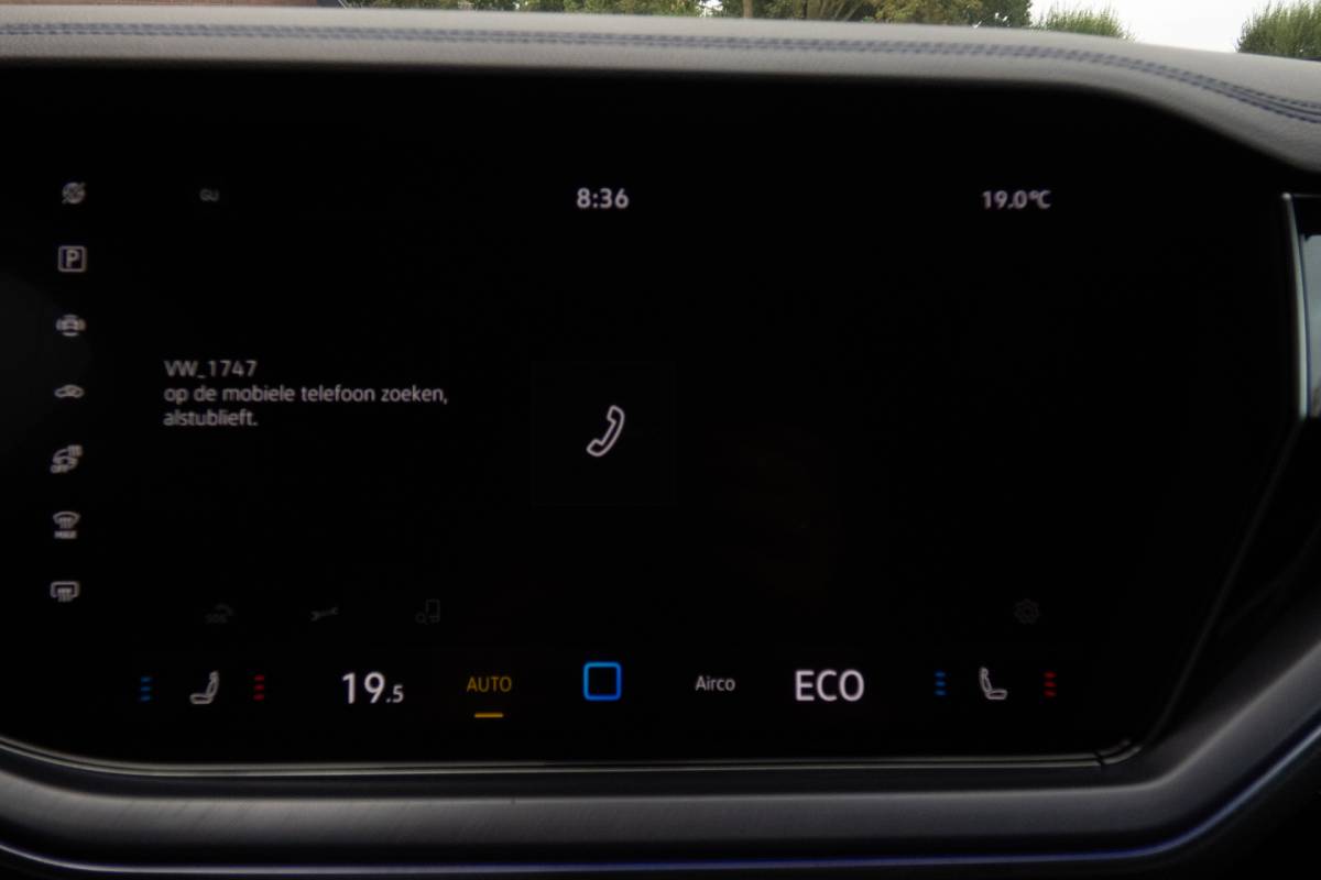 Volkswagen Touareg Volkswagen Touareg 3.0 TSi eHybrid 4MOTION R | Panoramadak | Luchtvering | 360°| HUD | Stoelverwarming & -ventilatie