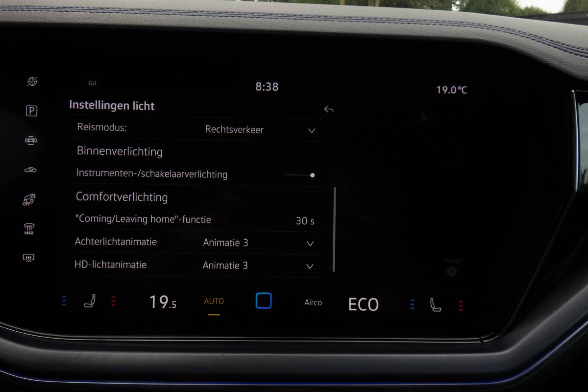 Volkswagen Touareg Volkswagen Touareg 3.0 TSi eHybrid 4MOTION R | Panoramadak | Luchtvering | 360°| HUD | Stoelverwarming & -ventilatie