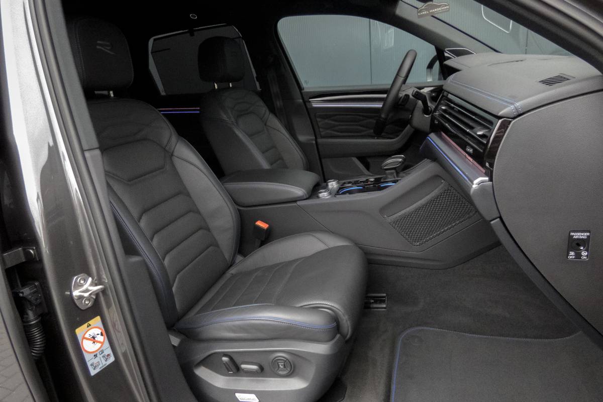 Volkswagen Touareg Volkswagen Touareg 3.0 TSi eHybrid 4MOTION R | Panoramadak | Luchtvering | 360°| HUD | Stoelverwarming & -ventilatie