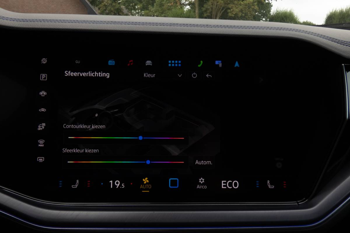 Volkswagen Touareg Volkswagen Touareg 3.0 TSi eHybrid 4MOTION R | Panoramadak | Luchtvering | 360°| HUD | Stoelverwarming & -ventilatie