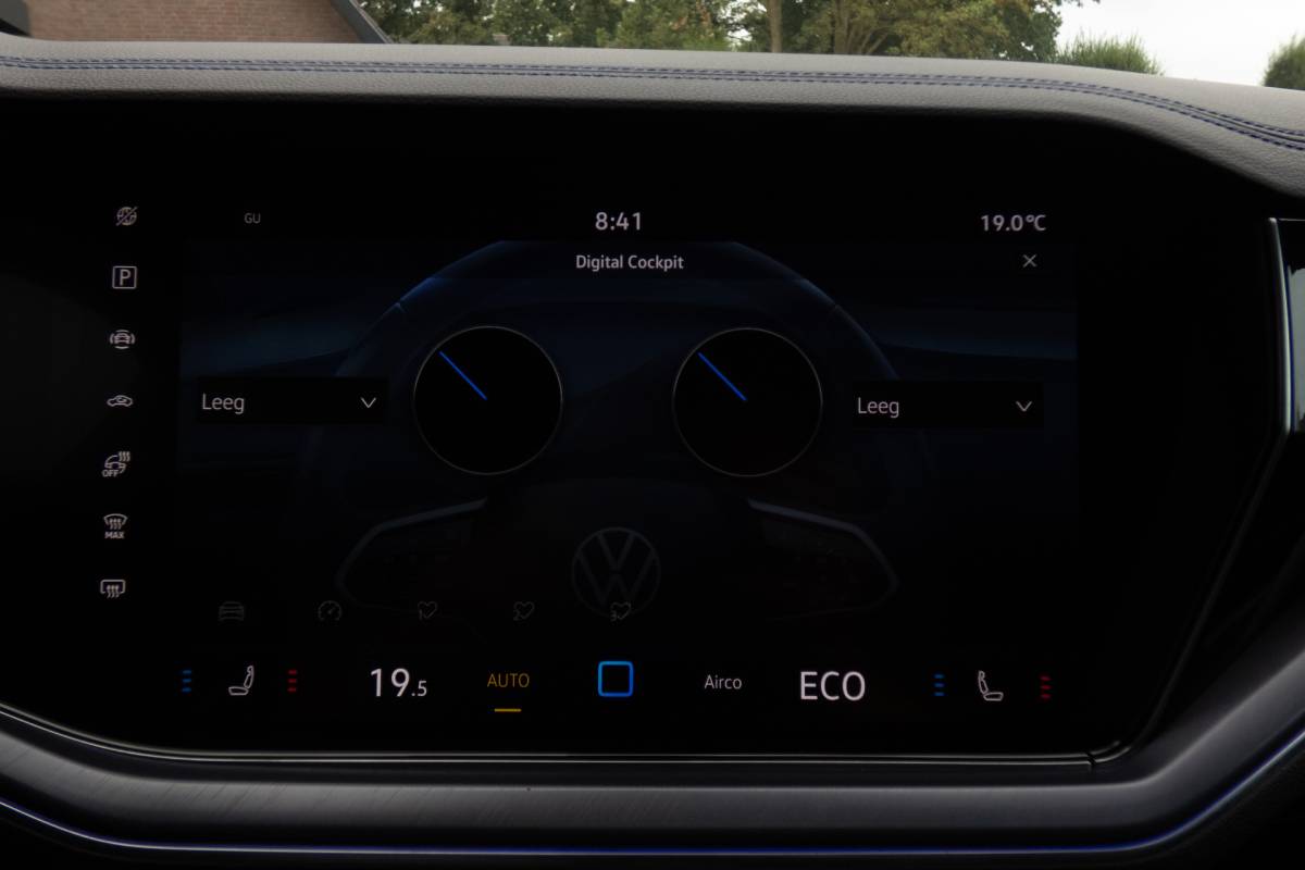 Volkswagen Touareg Volkswagen Touareg 3.0 TSi eHybrid 4MOTION R | Panoramadak | Luchtvering | 360°| HUD | Stoelverwarming & -ventilatie