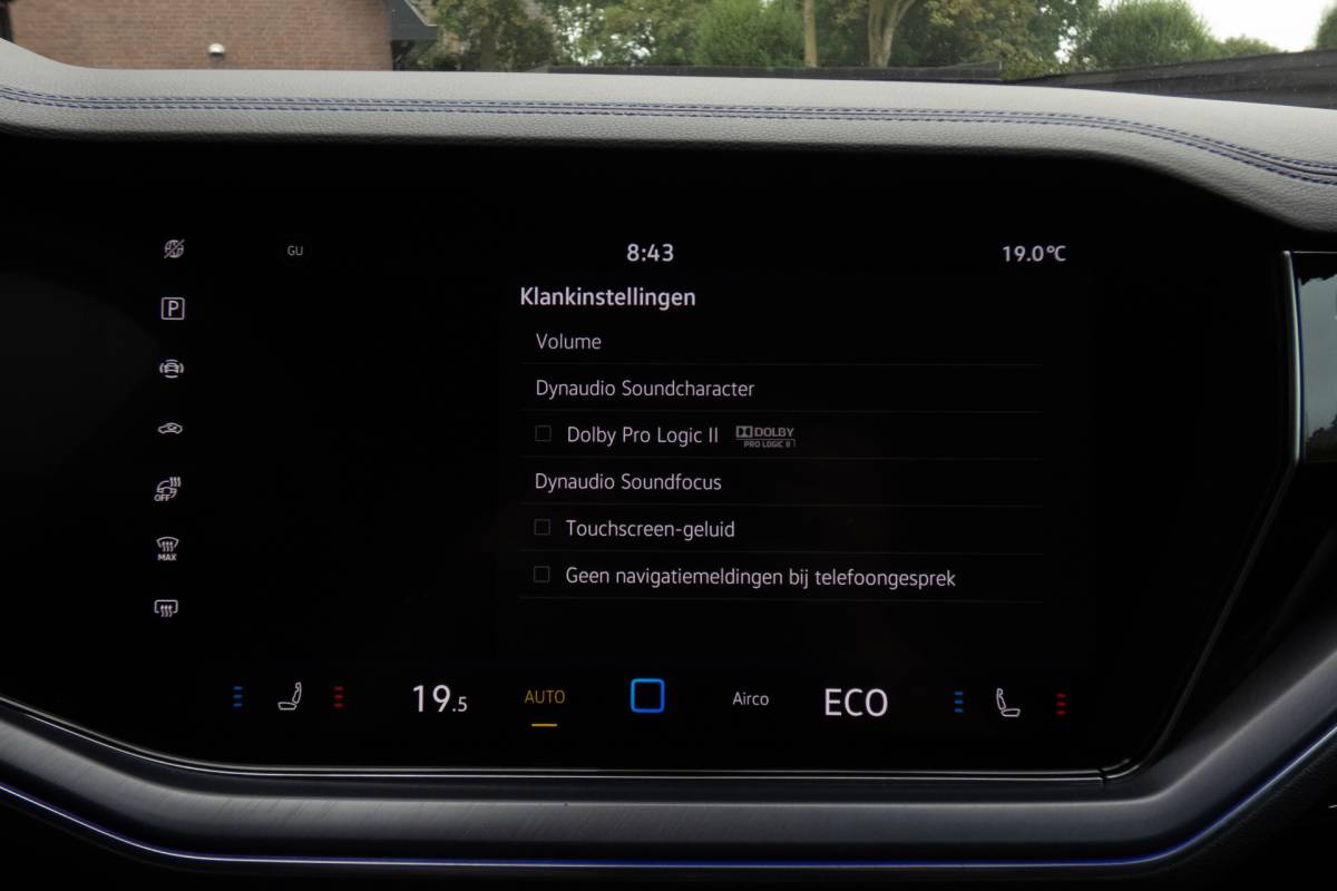 Volkswagen Touareg Volkswagen Touareg 3.0 TSi eHybrid 4MOTION R | Panoramadak | Luchtvering | 360°| HUD | Stoelverwarming & -ventilatie