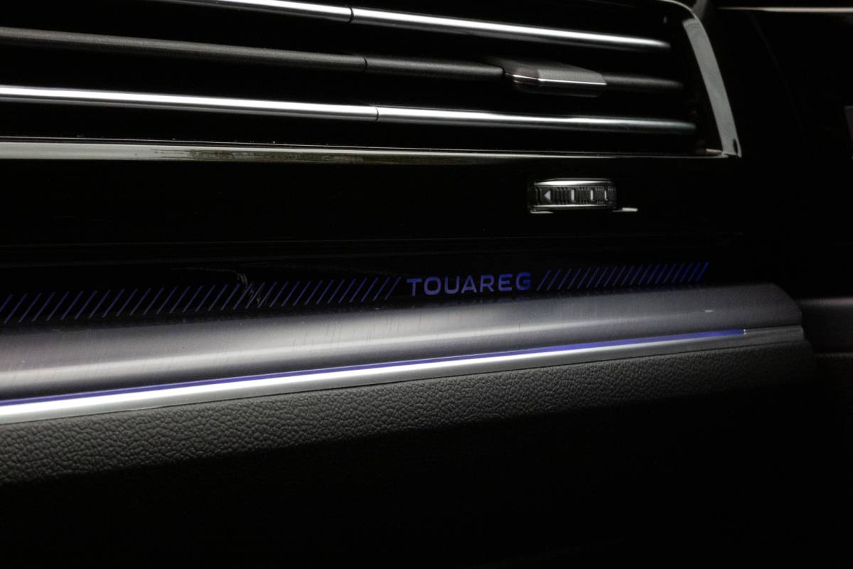 Volkswagen Touareg Volkswagen Touareg 3.0 TSi eHybrid 4MOTION R | Panoramadak | Luchtvering | 360°| HUD | Stoelverwarming & -ventilatie