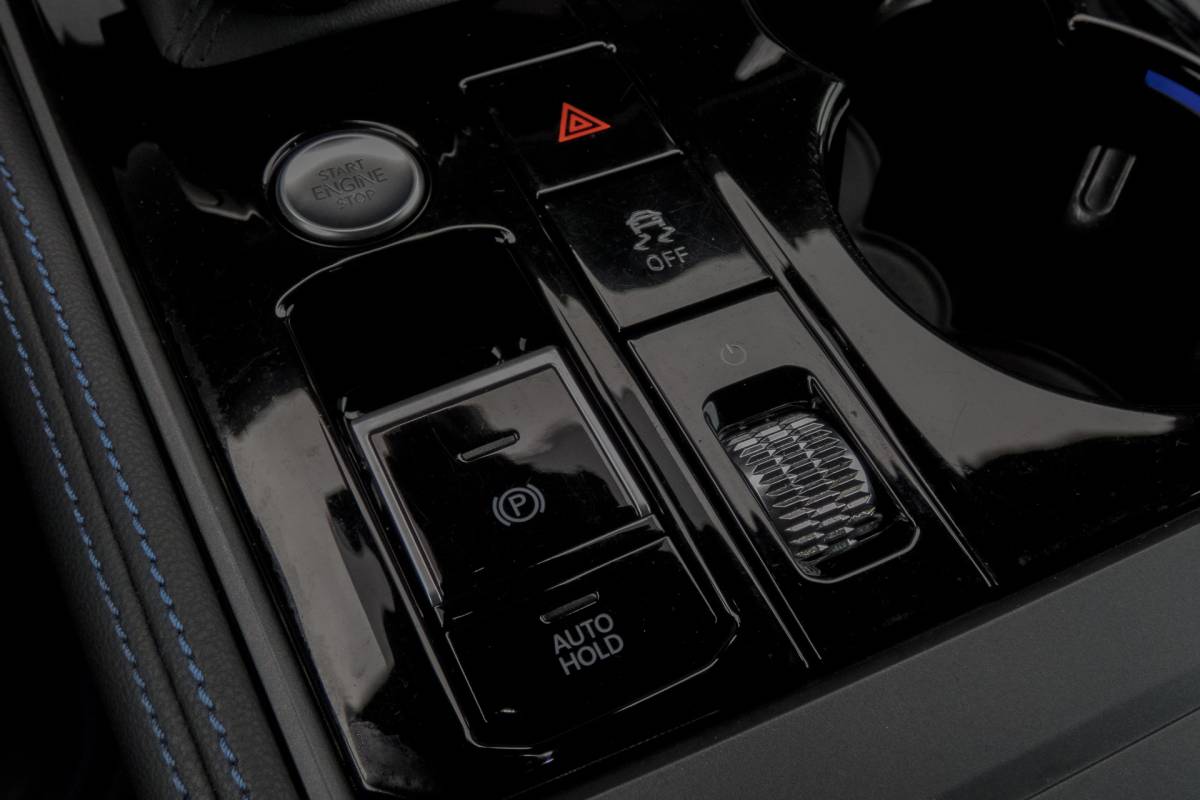 Volkswagen Touareg Volkswagen Touareg 3.0 TSi eHybrid 4MOTION R | Panoramadak | Luchtvering | 360°| HUD | Stoelverwarming & -ventilatie