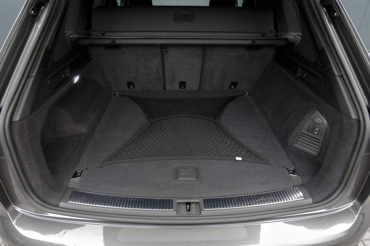 Volkswagen Touareg Volkswagen Touareg 3.0 TSi eHybrid 4MOTION R | Panoramadak | Luchtvering | 360°| HUD | Stoelverwarming & -ventilatie