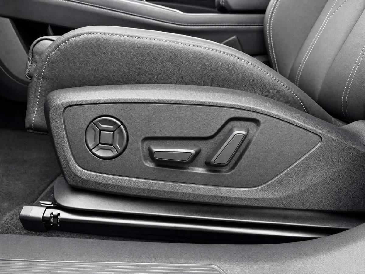 Audi Q4 Sportback e-tron Audi Q4 Sportback e-tron S edition quattro performance 82 kWh · Tech Pro · Panorama dak · SONOS Sound · Ambient lighting · Head-up Display