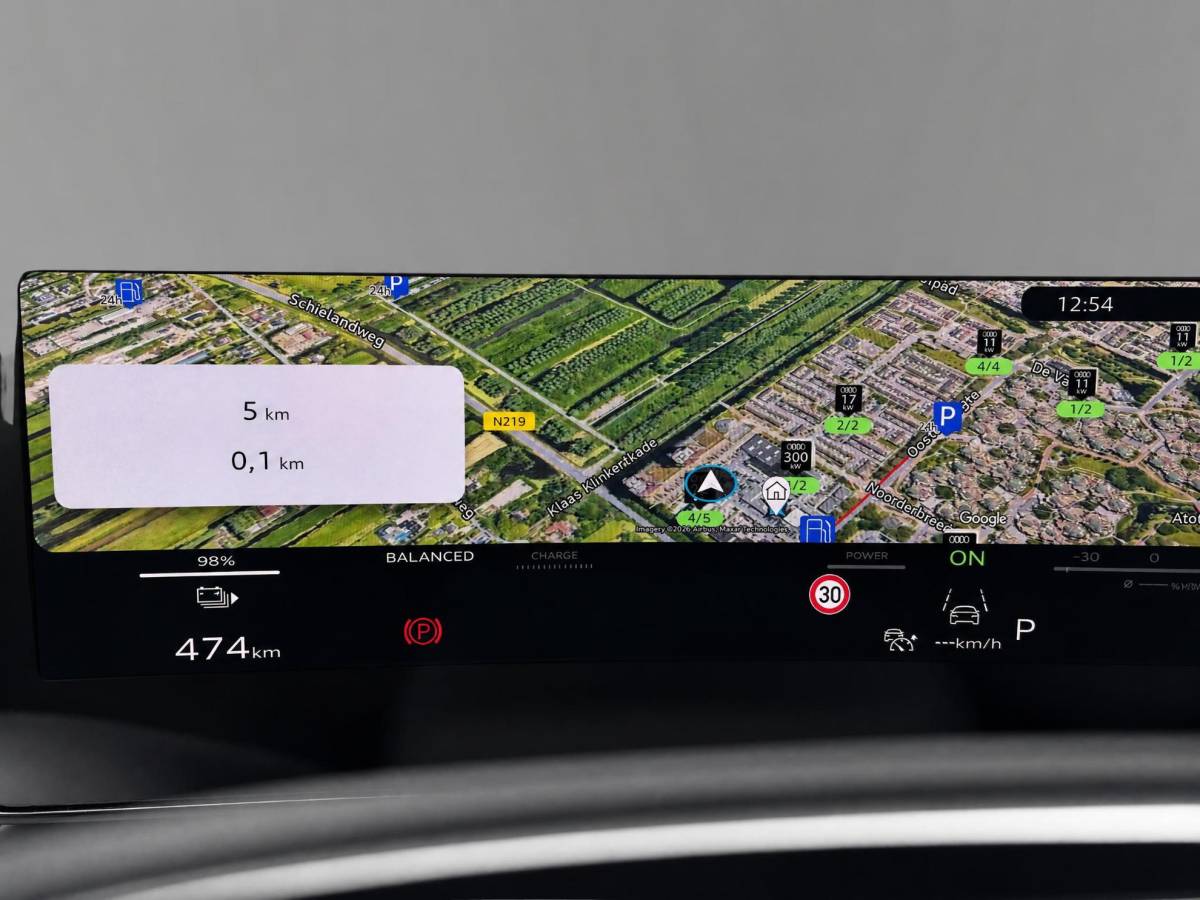 Audi Q4 Sportback e-tron Audi Q4 Sportback e-tron S edition quattro performance 82 kWh · Tech Pro · Panorama dak · SONOS Sound · Ambient lighting · Head-up Display