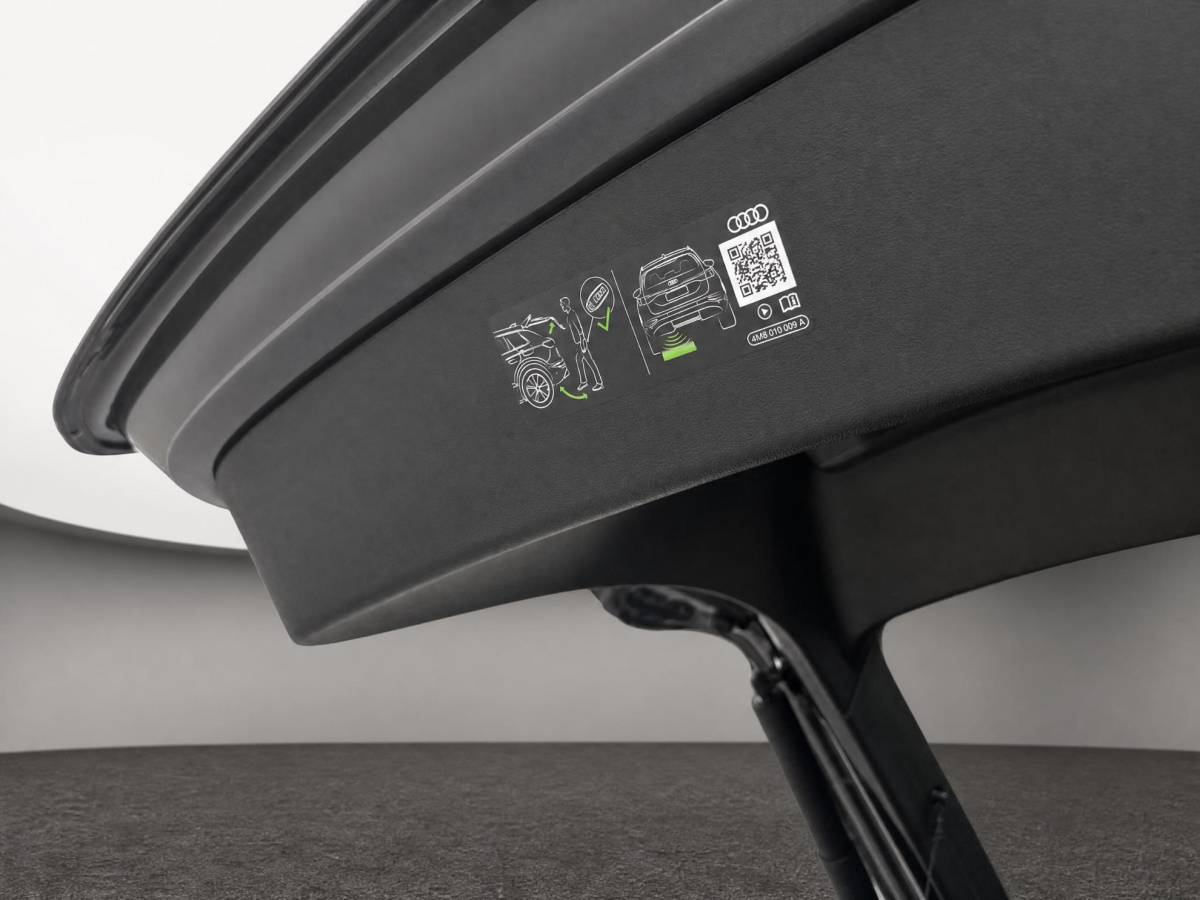 Audi Q4 Sportback e-tron Audi Q4 Sportback e-tron S edition quattro performance 82 kWh · Tech Pro · Panorama dak · SONOS Sound · Ambient lighting · Head-up Display