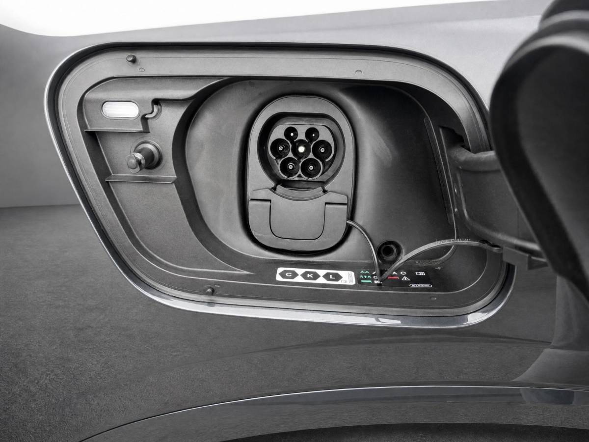 Audi Q4 Sportback e-tron Audi Q4 Sportback e-tron S edition quattro performance 82 kWh · Tech Pro · Panorama dak · SONOS Sound · Ambient lighting · Head-up Display