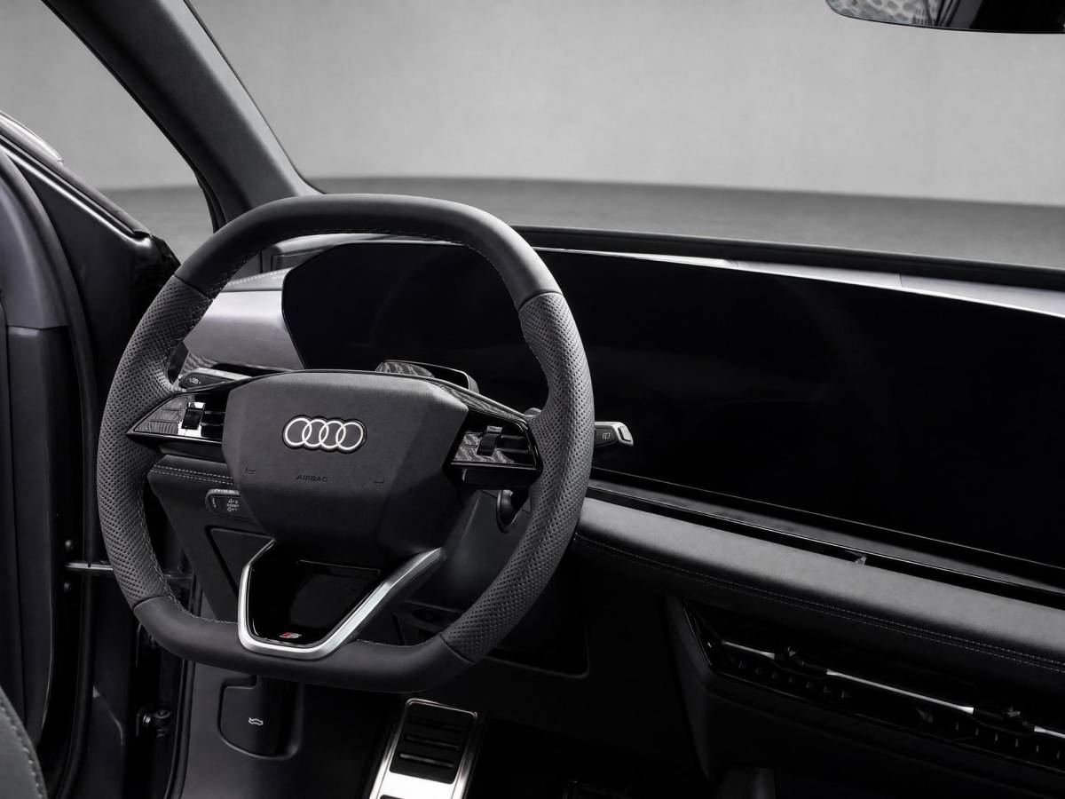 Audi Q6 e-tron Audi Q6 e-tron S edition performance 100 kWh 306 PK · Tech pro · Glazen panoramadak · Trekhaak elek. wegklapbaar · Optiekpakket zwart