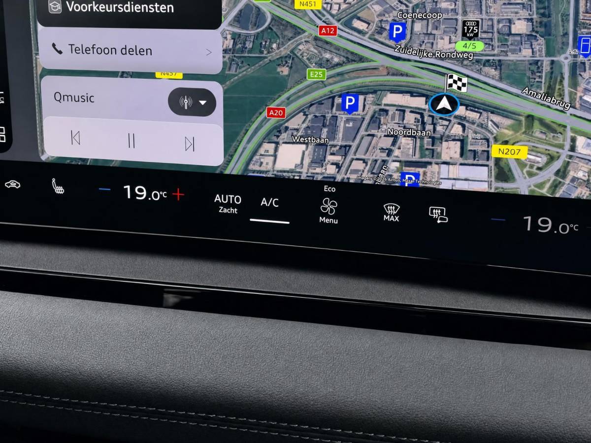 Audi Q6 e-tron Audi Q6 e-tron S edition performance 100 kWh 306 PK · Tech pro · Glazen panoramadak · Trekhaak elek. wegklapbaar · Optiekpakket zwart