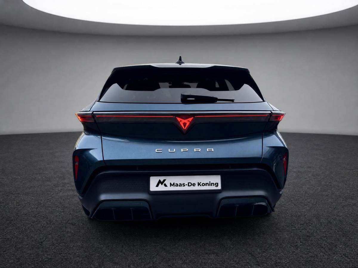 CUPRA Raval CUPRA Raval Performance First Edition 56 kWh 211 PK l Sennheiser Audio l Black Pakket l 360 graden camera l Levering November