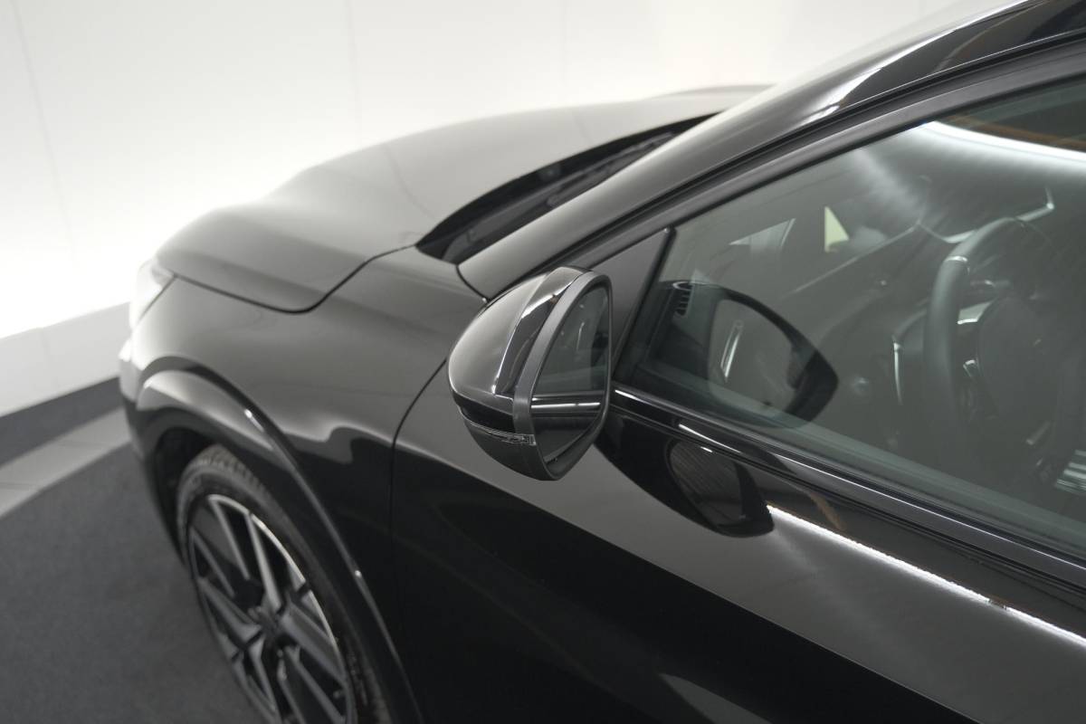 Peugeot 208 Peugeot 208 1.2 Hybrid 145 e-DCS6 GT | Alcantara Pakket | Camera | Apple Carplay | Stoelverwarming