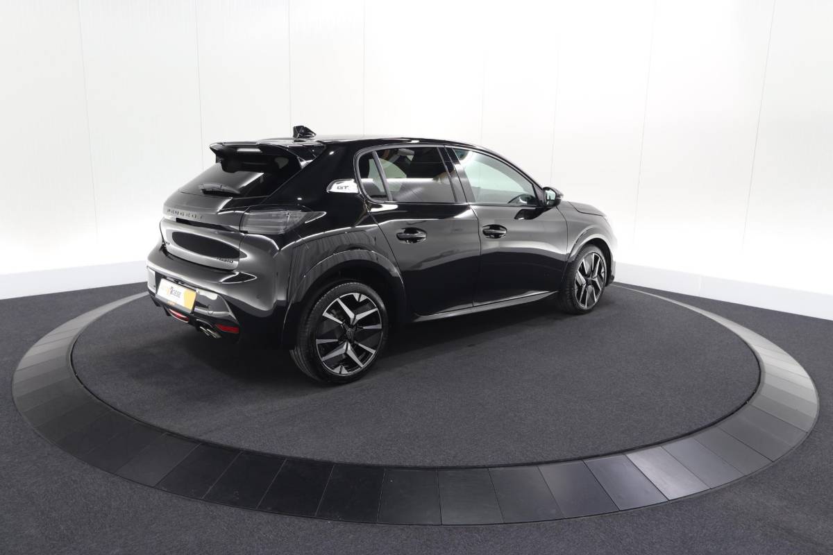 Peugeot 208 Peugeot 208 1.2 Hybrid 145 e-DCS6 GT | Alcantara Pakket | Camera | Apple Carplay | Stoelverwarming