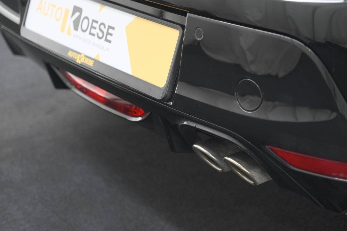 Peugeot 208 Peugeot 208 1.2 Hybrid 145 e-DCS6 GT | Alcantara Pakket | Camera | Apple Carplay | Stoelverwarming