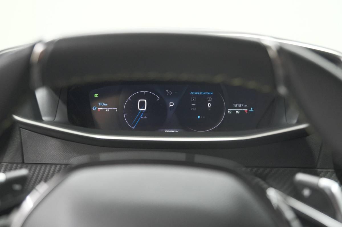 Peugeot 208 Peugeot 208 1.2 Hybrid 145 e-DCS6 GT | Alcantara Pakket | Camera | Apple Carplay | Stoelverwarming