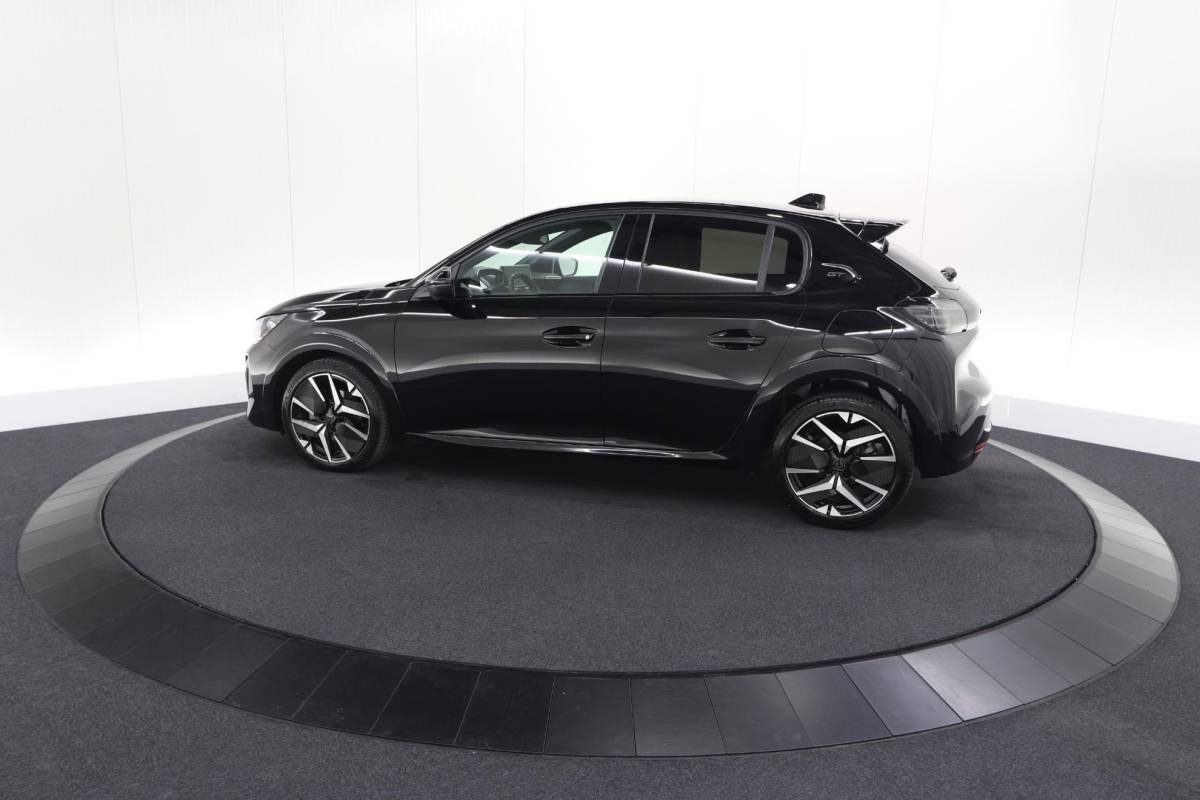 Peugeot 208 Peugeot 208 1.2 Hybrid 145 e-DCS6 GT | Alcantara Pakket | Camera | Apple Carplay | Stoelverwarming