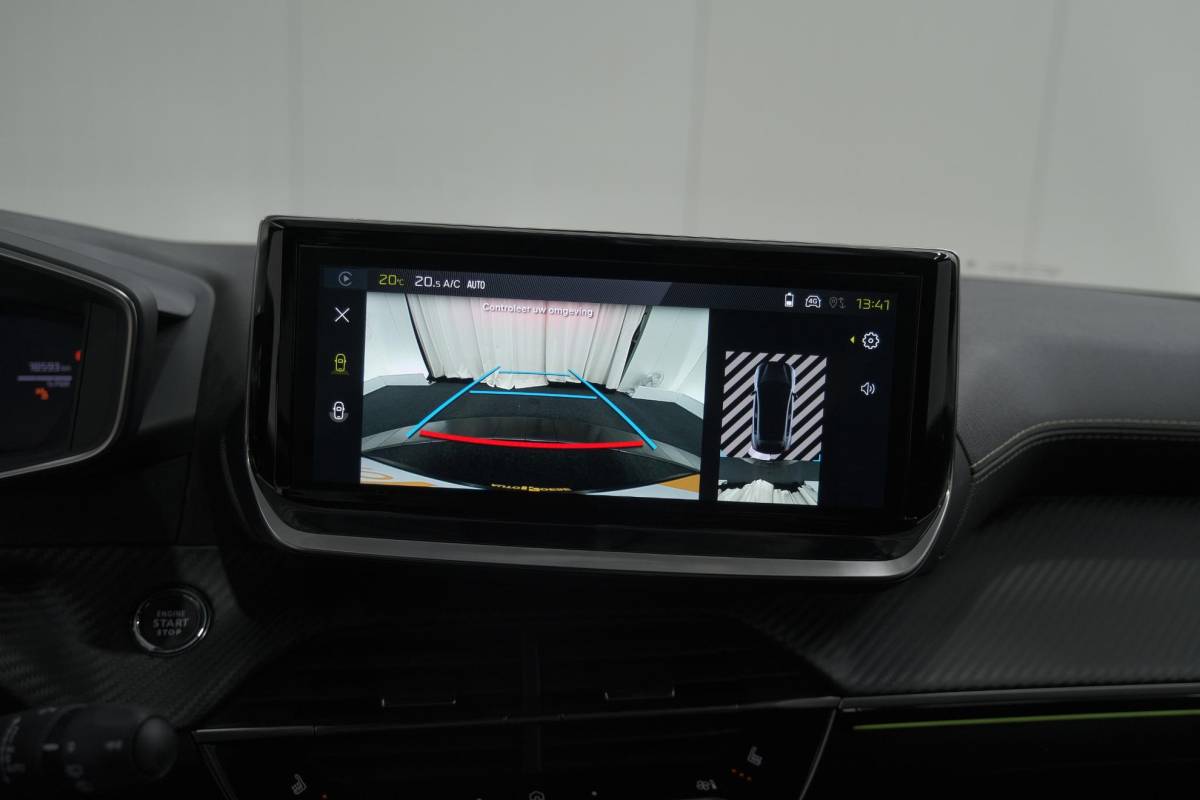 Peugeot 208 Peugeot 208 1.2 Hybrid 145 e-DCS6 GT | Alcantara Pakket | Camera | Apple Carplay | Stoelverwarming