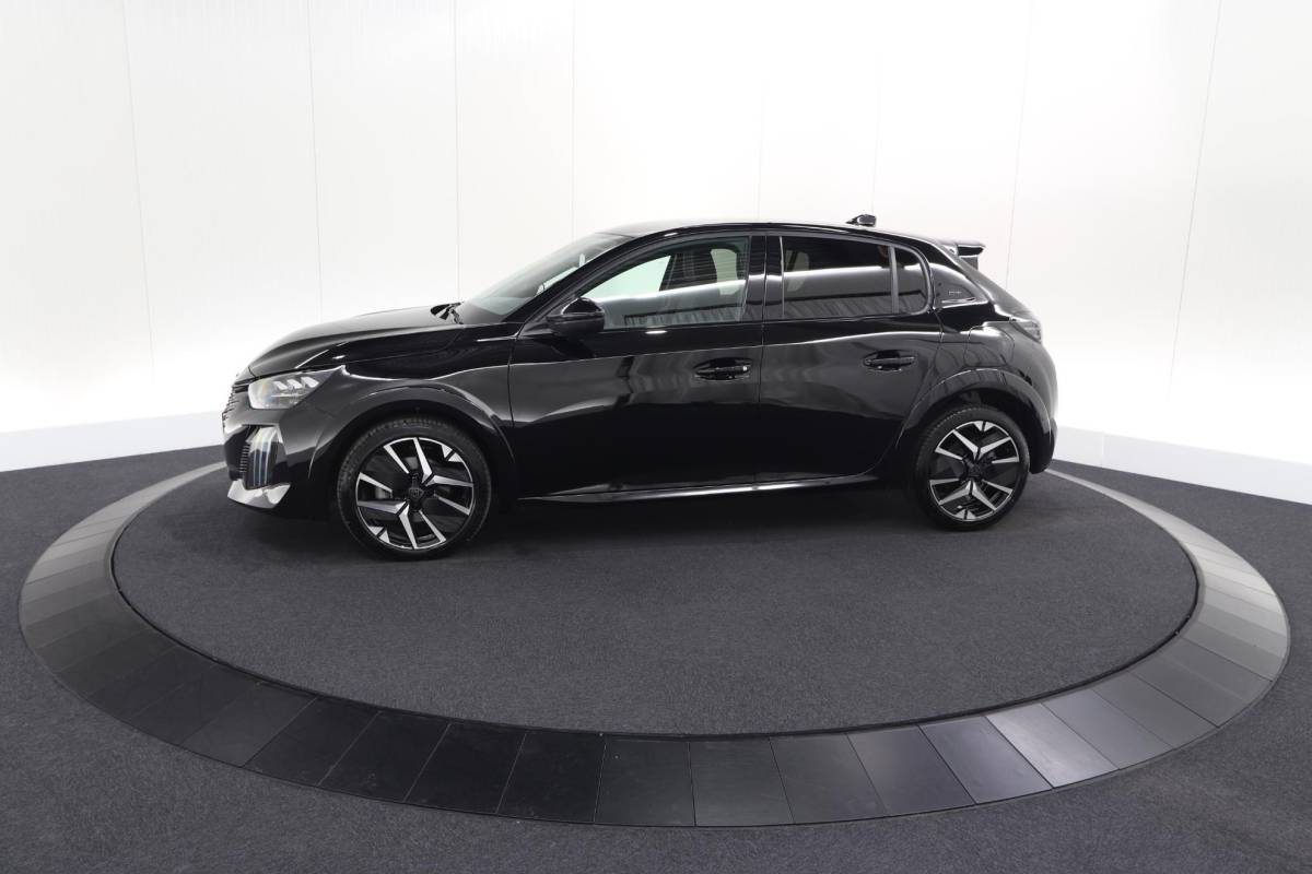 Peugeot 208 Peugeot 208 1.2 Hybrid 145 e-DCS6 GT | Alcantara Pakket | Camera | Apple Carplay | Stoelverwarming