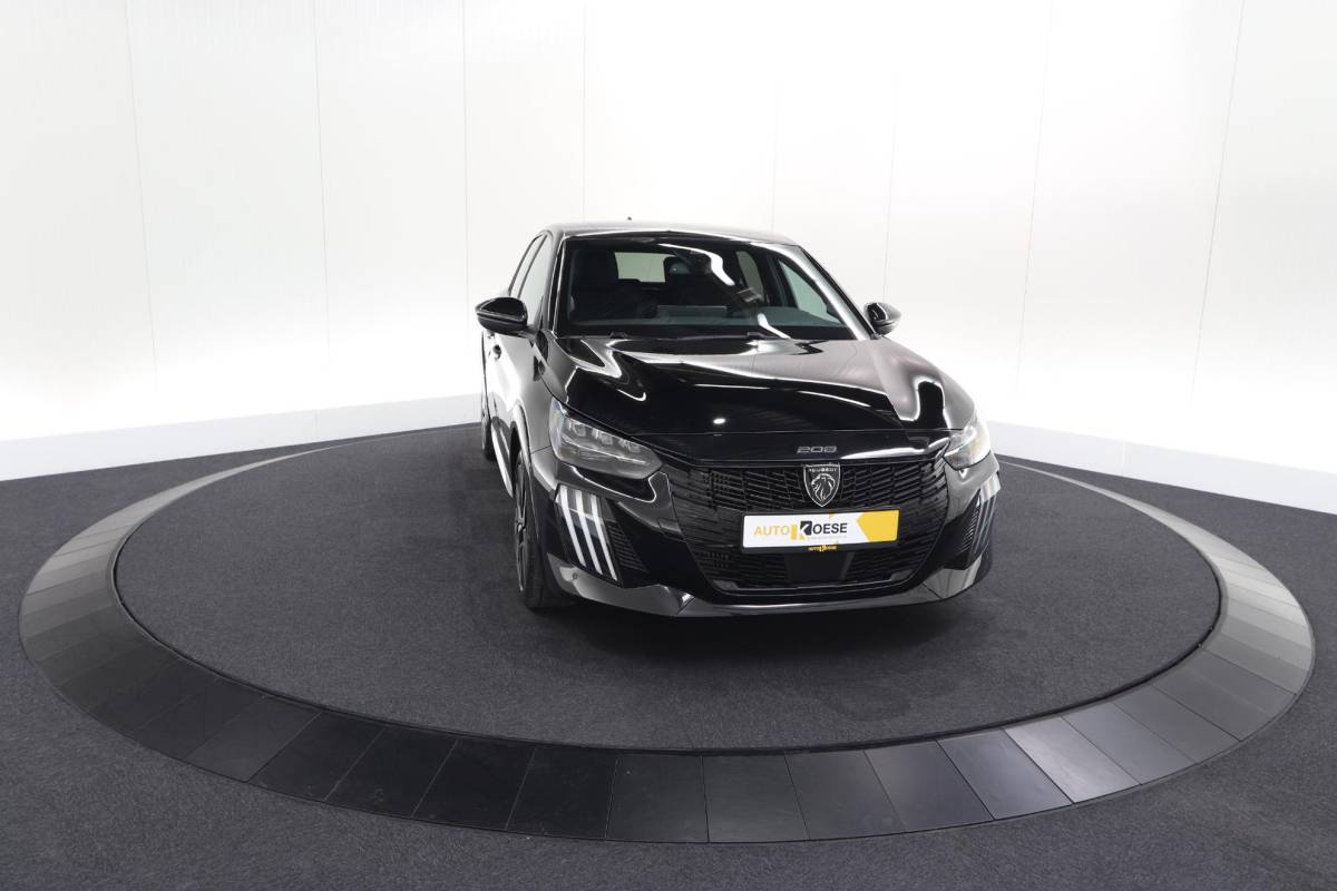 Peugeot 208 Peugeot 208 1.2 Hybrid 145 e-DCS6 GT | Alcantara Pakket | Camera | Apple Carplay | Stoelverwarming