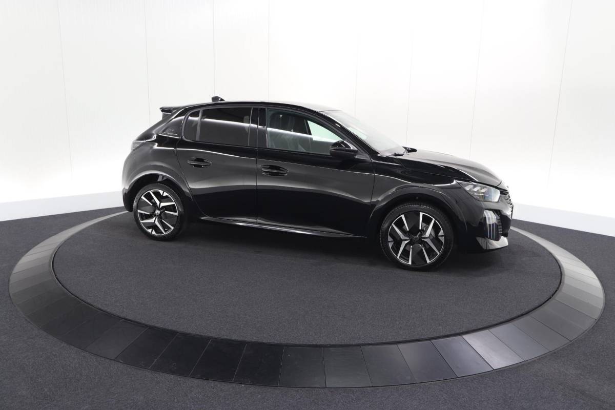 Peugeot 208 Peugeot 208 1.2 Hybrid 145 e-DCS6 GT | Alcantara Pakket | Camera | Apple Carplay | Stoelverwarming