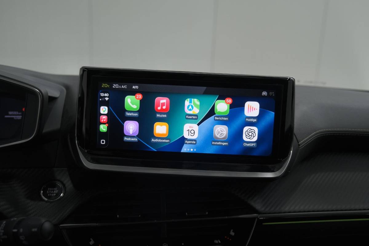 Peugeot 208 Peugeot 208 1.2 Hybrid 145 e-DCS6 GT | Alcantara Pakket | Camera | Apple Carplay | Stoelverwarming